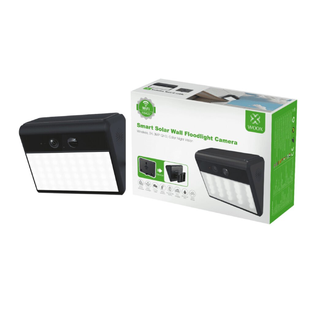 Woox - 2 in 1 solar beveiligingscamera voor buiten - 3 Megapixels - Met supergroot LED lichtpaneel - R8422